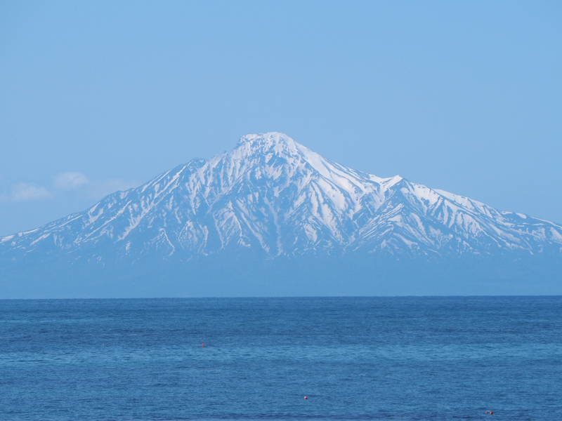 日本北海道利尻山3日傳雪崩，多人遭活埋。 圖：翻攝dodohokkaido旅遊網站
