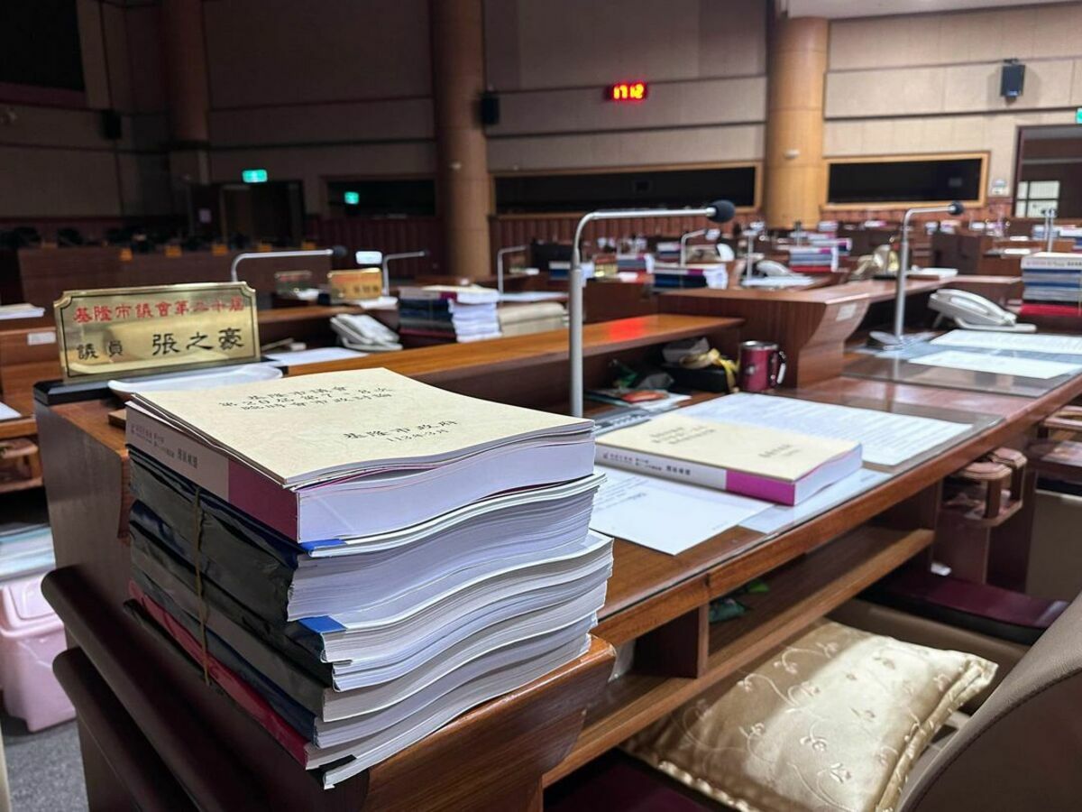 東岸商場爭議延燒1個多月，基隆市議員直至議會開議前夕才拿到相關報告書。 圖：翻攝自張之豪臉書