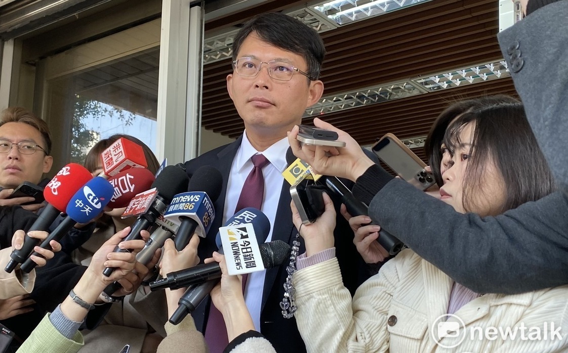 行政院拋公文再駁斥涉鄭文燦貪污案 黃國昌嗆：小看人民智商？