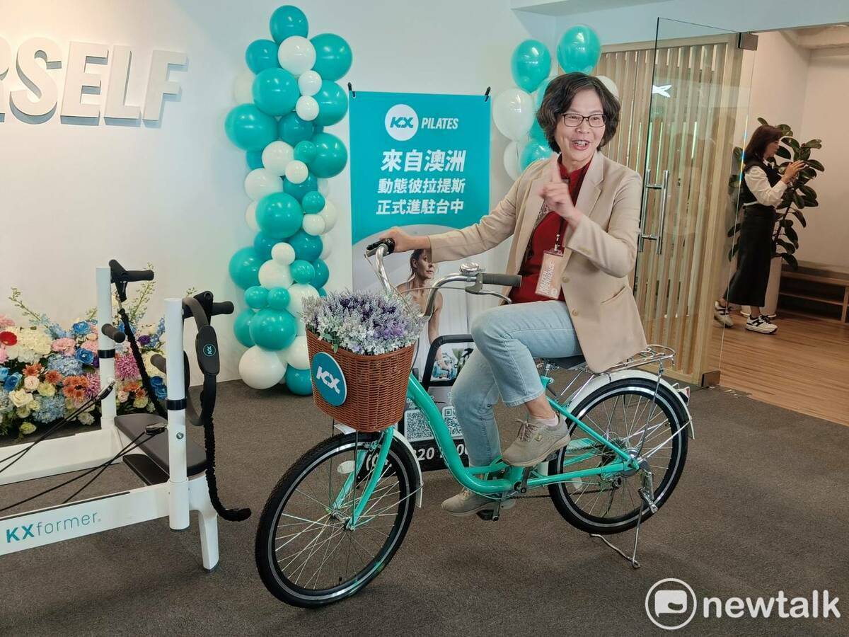 蔡壁如出席民間運動中心開幕，運動中心的色調恰巧和民眾黨的主視覺色調完全相同，蔡壁如說，由此可見民眾黨已能為大眾所接受。 圖：唐復年／攝