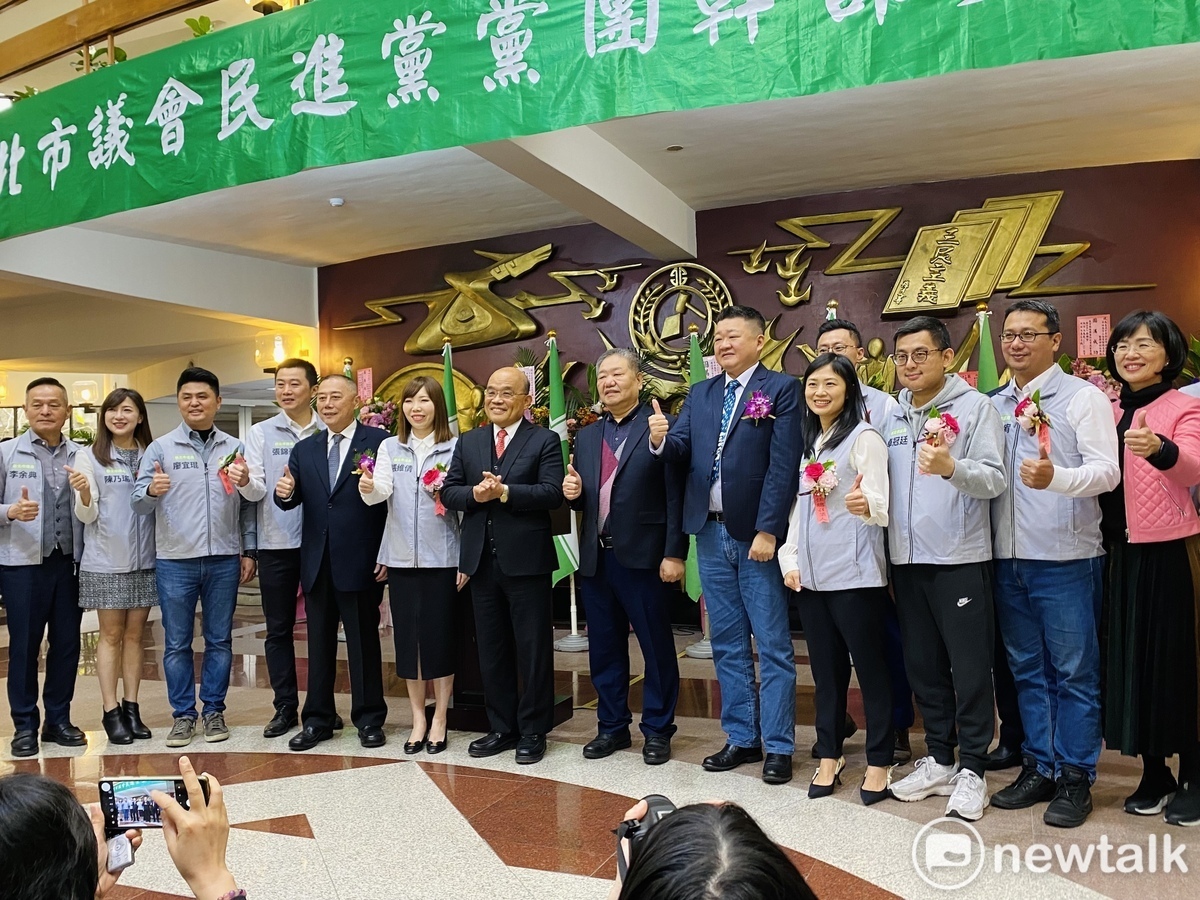 前行政院長蘇貞昌今出席新北市議會民進黨團幹部交接典禮，被解讀在拉抬女兒、新北市立委蘇巧慧參選2026新北市長選舉。 圖：周煊惠 / 攝