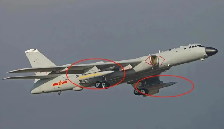 美韓兩軍已多次在黃海上空探測到解放軍航空兵部隊轟-6K 轟炸機的動向，威懾意味濃厚。 圖：翻攝自浩外同學