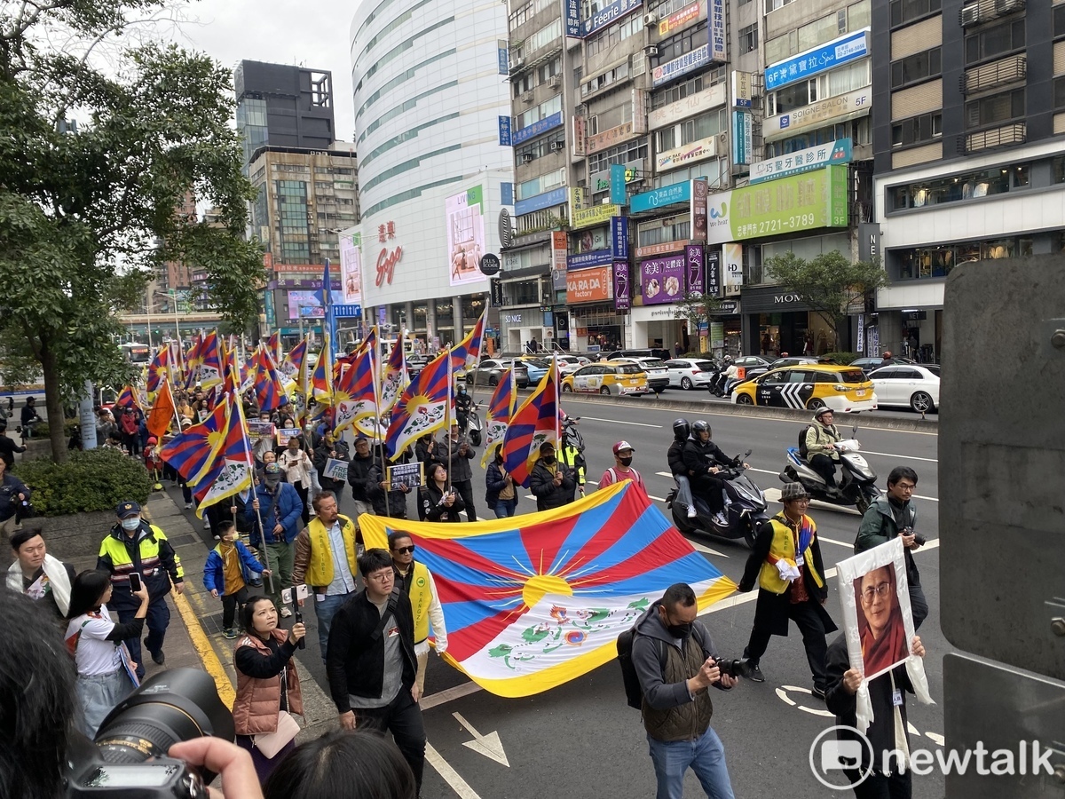 由在台藏人福利協會、西藏青年會台灣分會主辦「西藏的未來、世界的未來——西藏抗暴65週年大遊行」今日舉行。 圖：周煊惠 / 攝