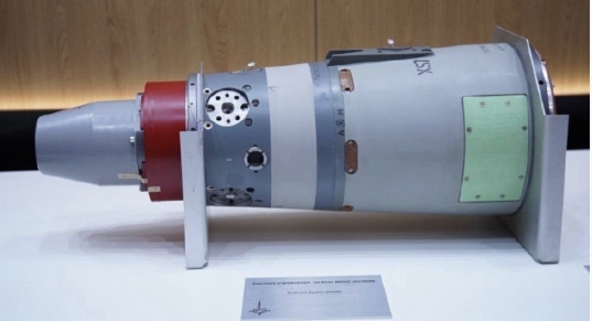 俄軍UMPB D-30SN增程滑翔炸彈彈頭。製造者設法將衛星導引模組、機翼和超過 100 公斤的炸藥等塞入其中。 圖 : 翻攝自留微博
