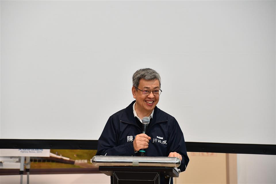 行政院長陳建仁今天到彰化縣視察台61乙線美港公路高架化工程。 圖：取自彰化縣政府