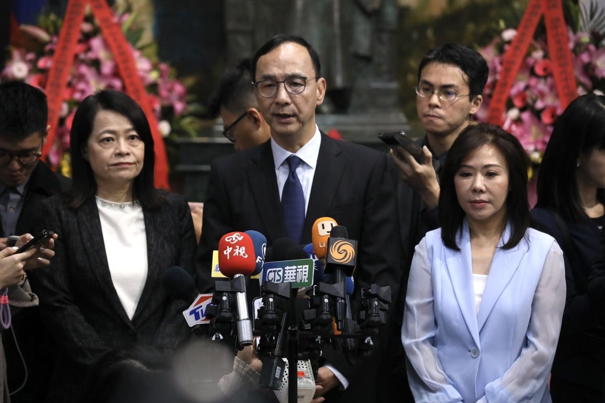 國民黨舉行國民黨總理、國父孫中山先生逝世99週年紀念獻花儀式。 圖：國民黨文傳會/提供
