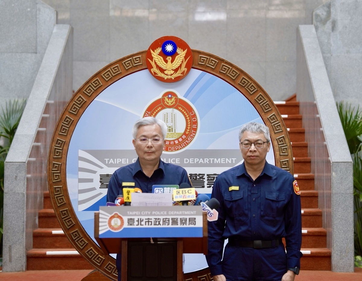 兒福聯盟陳姓社工昨天遭「上銬」惹議，台北市警局局長張榮興今（13）日下午親自召開記者會說明有疏失，議處文山二分局帶隊隊長「申誡」處分。 圖：台北市警局提供