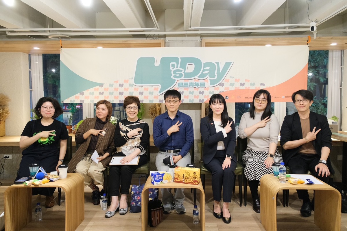 Y’s Day「週三青年日」第44場「性別天花板推陳出新，進步力量該如何突圍？」於13日舉辦，舞台上由左至右：王彥涵、何語蓉、李安妮、陳方隅、山田摩衣、蔡宜文、董思齊。 圖： Y’s Day「週三青年日」提供