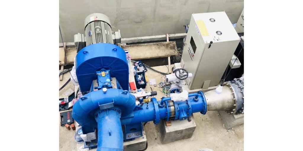 自來水公司在台東利嘉淨水廠和民間發電業者合作，完成全國第一個小型水利發電設備。 圖：台灣自來水公司／提供（資料照）