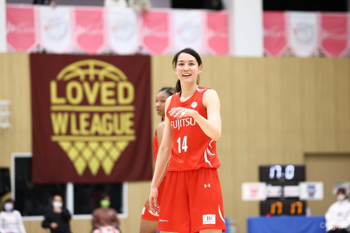 大谷翔平日前宣布自己已經結婚，近日公布自己的妻子是日本前女子籃球員田中真美子。 圖：取自富士通籃球隊官網