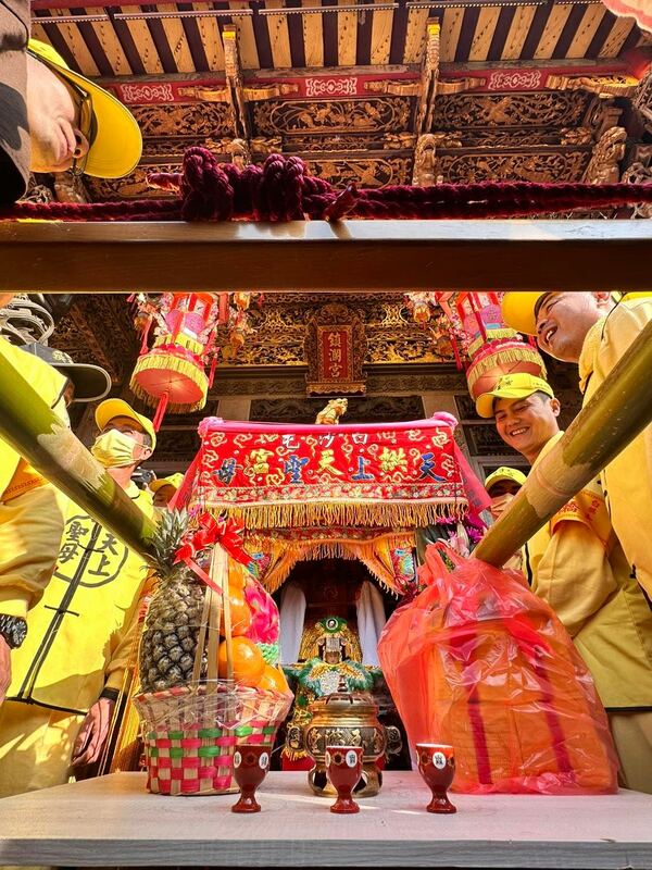 苗栗縣通霄鎮白沙屯拱天宮媽祖今年3月18日起駕，展開9天8夜的進香之旅，已超過17萬人次參加徒步進香。 圖：取自自白沙屯拱天宮臉書