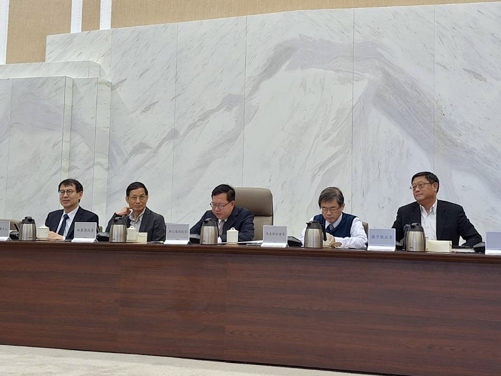 行政院「蘇丹紅事件後續處理食安會議」副院長鄭文燦主持。 圖：行政院提供
