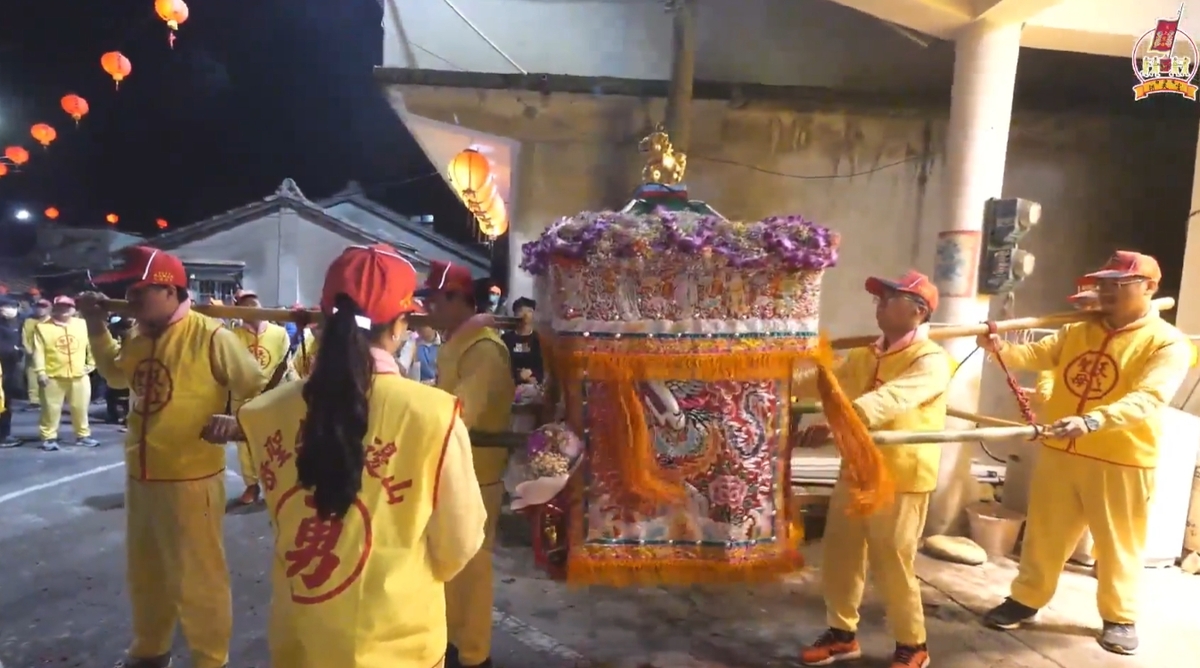 苗栗縣通霄鎮白沙屯拱天宮媽祖進香活動，今日0時35分起駕，展開9天8夜進香之旅。 圖：取自白沙屯拱天宮臉書直播