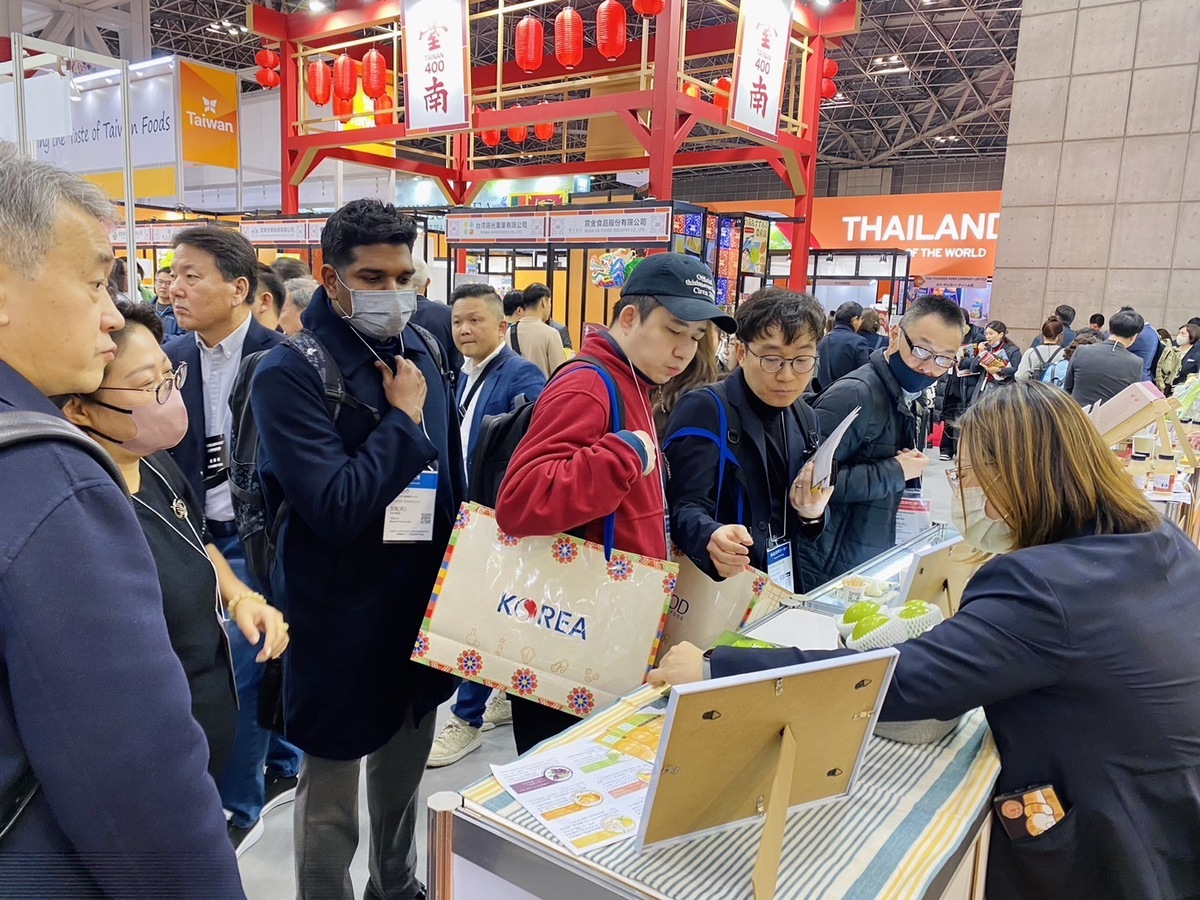 「東京國際食品展」進場人潮多。 圖：高雄市農業局/提供