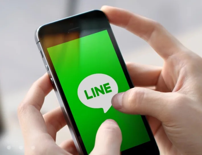 明年1月1日起，用戶想在LINE聊天室轉帳，只能申辦LINE Bank帳戶。 圖：翻攝自LINE官網