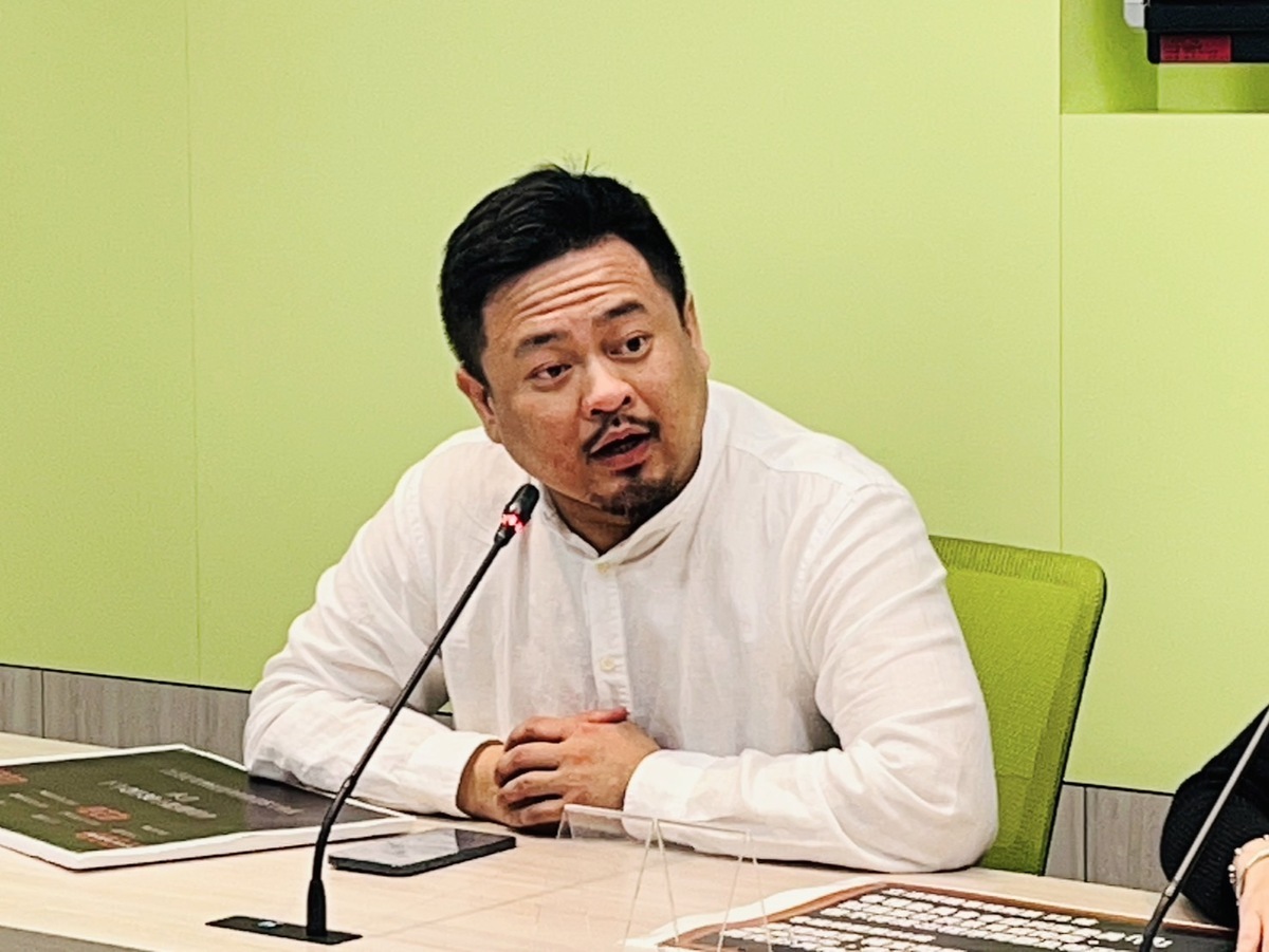 藍營批評民進黨立委向「巨嬰」，洪申翰反批「扣帽子大可不必」。 圖：金大鈞/攝