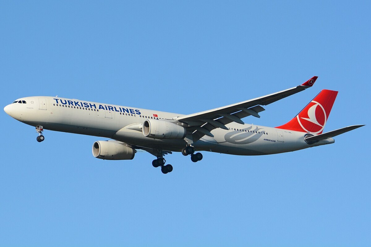 德國漢莎航空 1 架空中巴士 A330 因機艙冒煙，緊急迫降在希臘羅德島。（示意圖） 圖：翻攝自維基百科