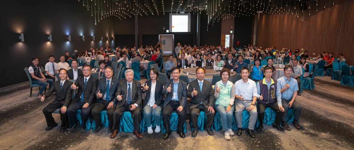 林佳龍受邀出席彰化縣合興農畜牧生產合作社會員大會。 圖：翻攝自林佳龍臉書