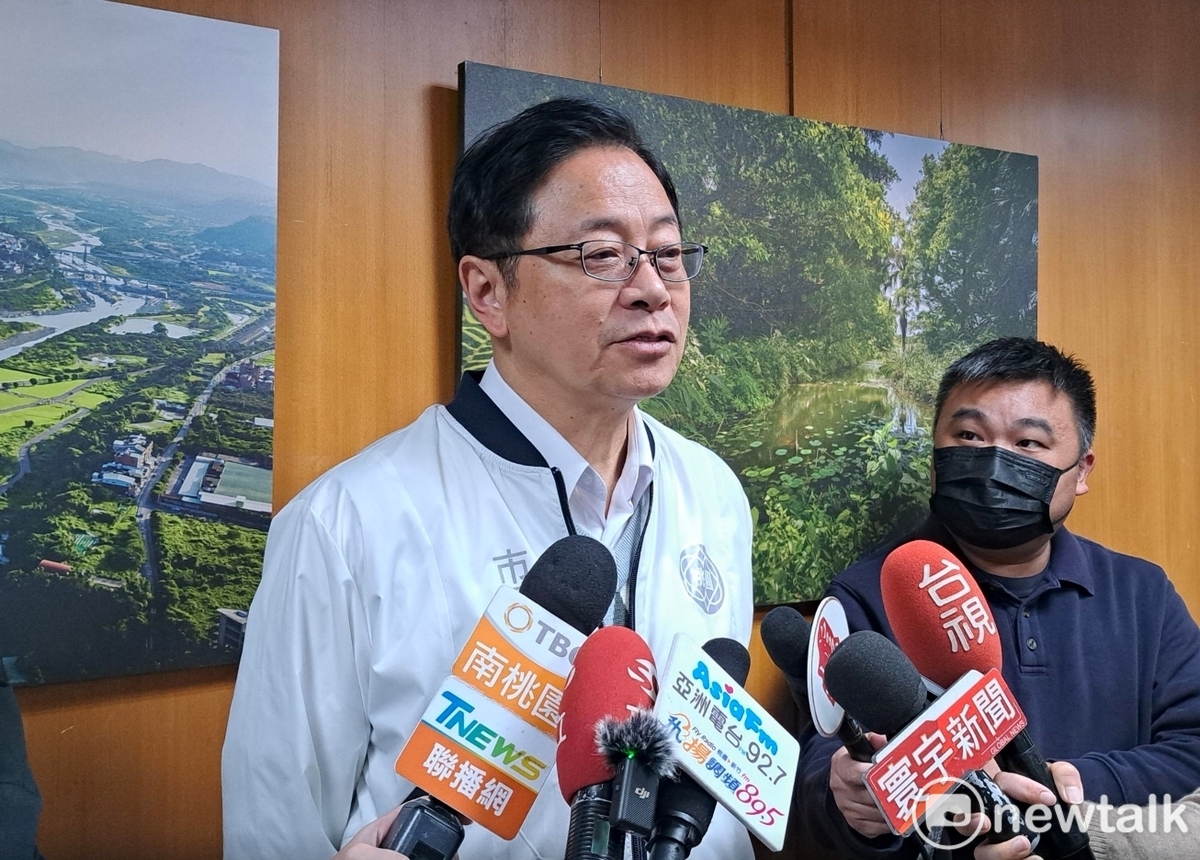 張善政表示，桃市現行社宅租金收費是以住戶收入分級，延續前市長鄭文燦任內提出的作法，沒有因為政黨不同就改變。 圖：林昀真/攝