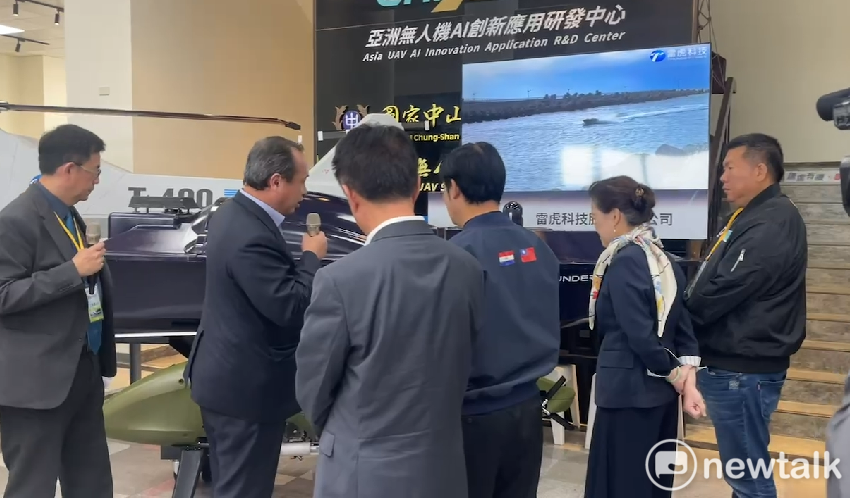 賴清德前往嘉義參訪亞洲無人機AI創新應用研發中心，並與台灣無人機業者進行交流座談。 圖：翻攝畫面