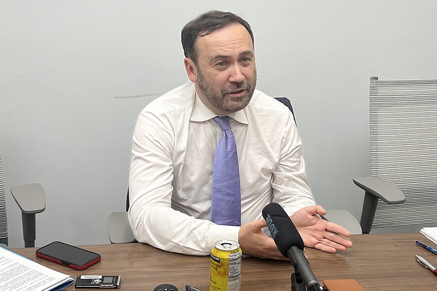 反對派知名人士、前國家杜馬副主席波諾馬列夫（Ilya Ponomarev）表示，反普丁軍團的最低目標是在解放區站穩腳跟，儘管進軍莫斯科是必然的，但在當前局勢下攻占莫斯科難度大。 圖 : 翻攝自Ilya Ponomarev臉書帳號