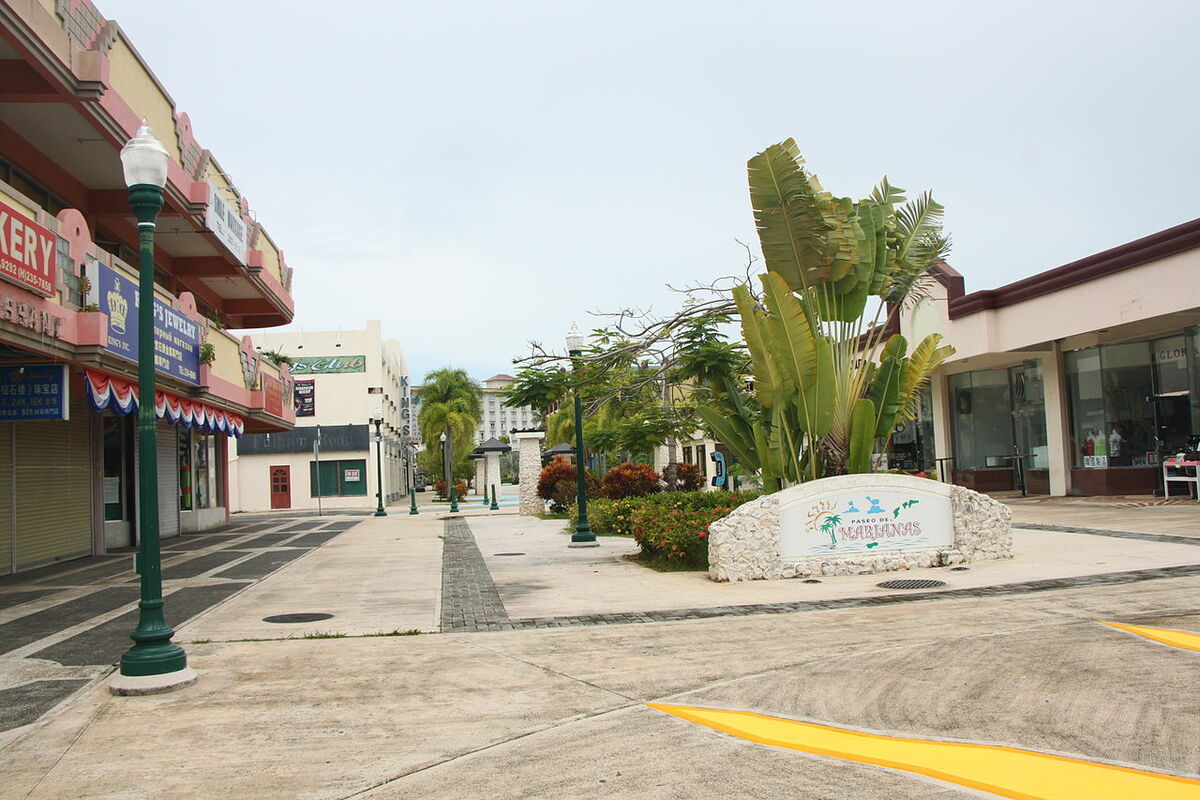 因中國遊客能免簽證進入塞班島，加上距離近，塞班島成為中國人進入美國的一大捷徑。不過，缺點是停留時間有限，亦不提供政治庇護。 圖 : 翻攝自維基百科