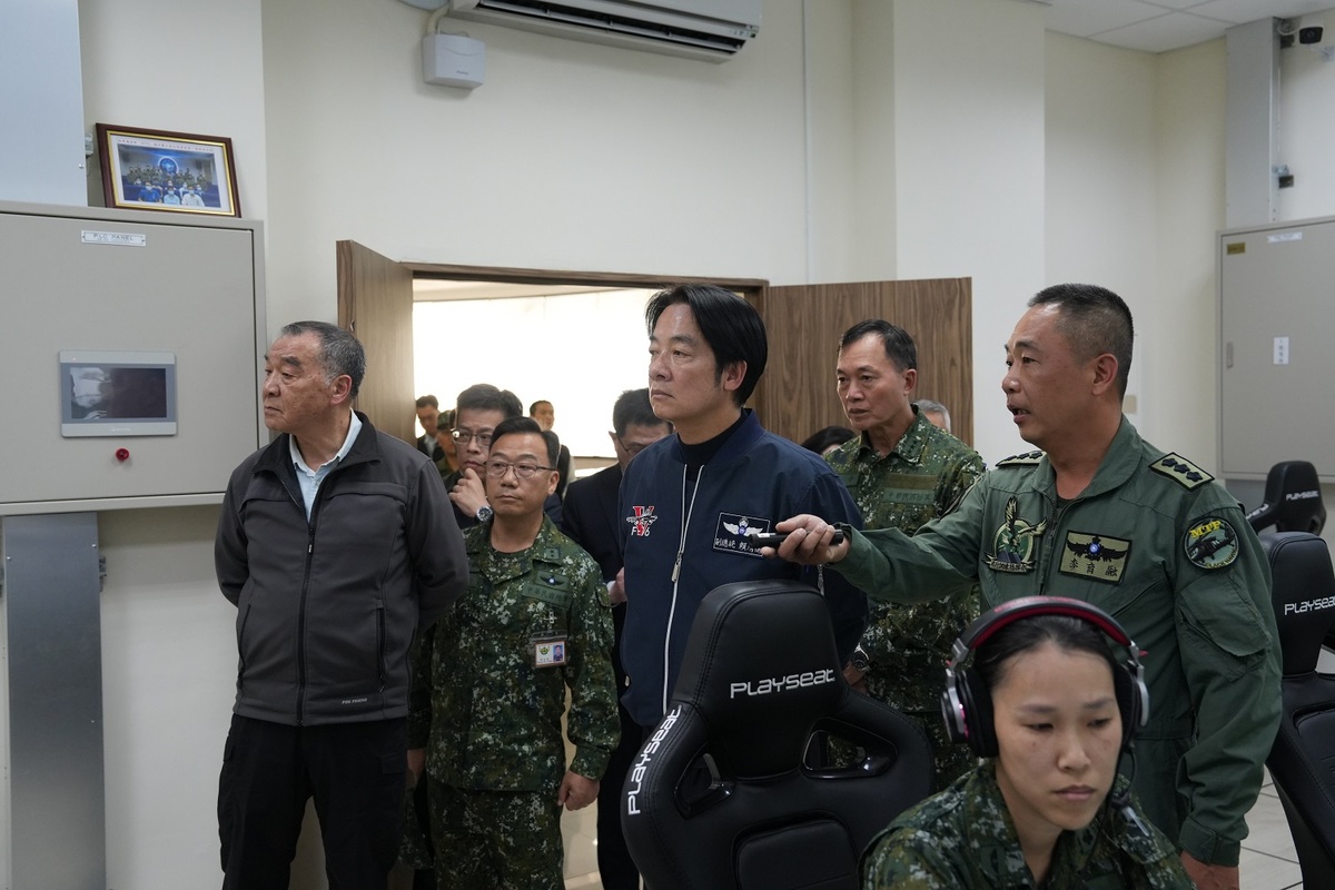 賴清德副總統今（22）日下午前往南部地區訪視國軍部隊，這也是賴清德於五二〇政府政府交接期間，國防事務訪視的首站。 圖：總統府提供