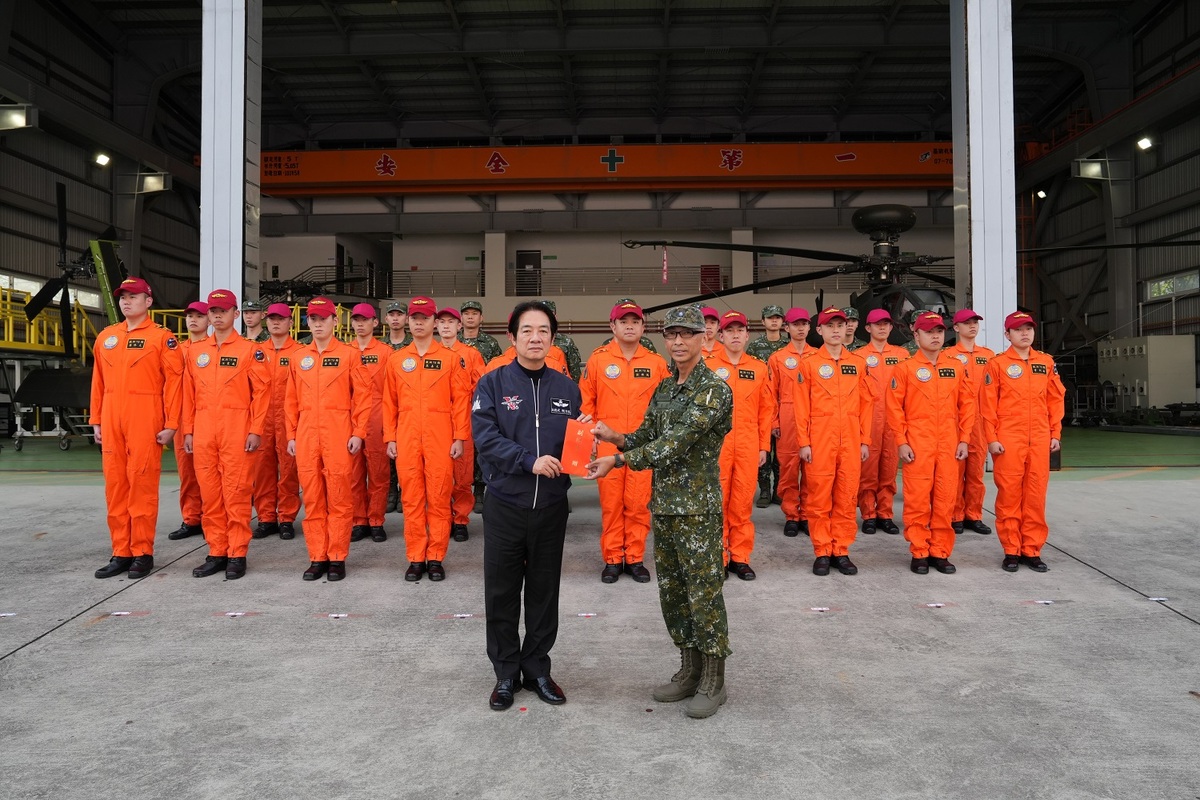 準總統賴清德頒發加菜金，慰勉國軍弟兄姐妹的辛勞。 圖：總統府提供