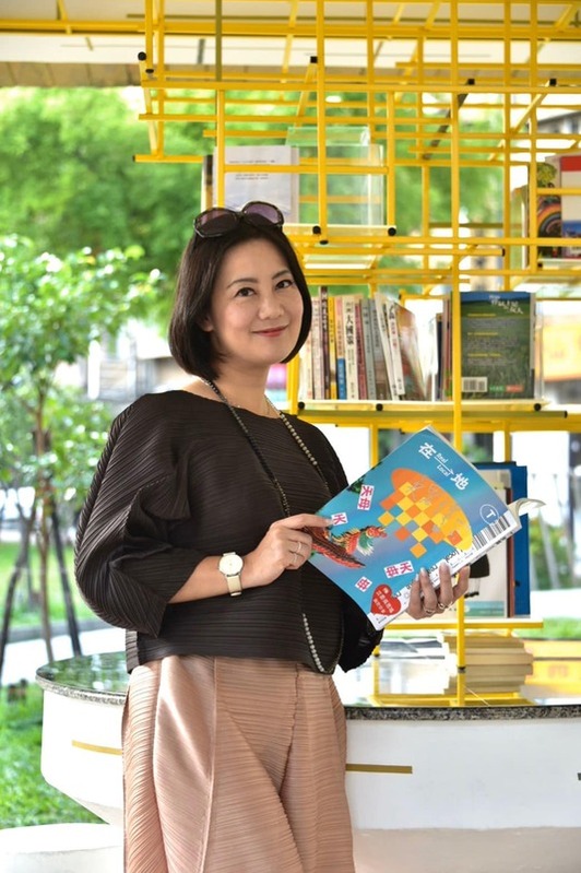 吳思瑤關注文化產業，她在2019年發起「讀樂樂公園圖書館」快閃計畫，並與獨立書店合作，受到好評關注。 圖：翻攝自吳思瑤臉書