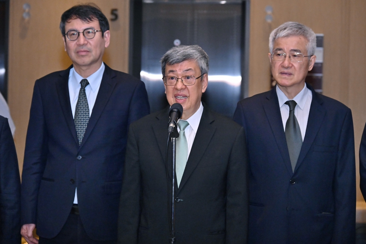 行政院長陳建仁（中）25日出席「2024全球合作暨訓練架構（GCTF）打擊跨境詐欺犯罪國際研習營」開幕式。 圖：行政院提供