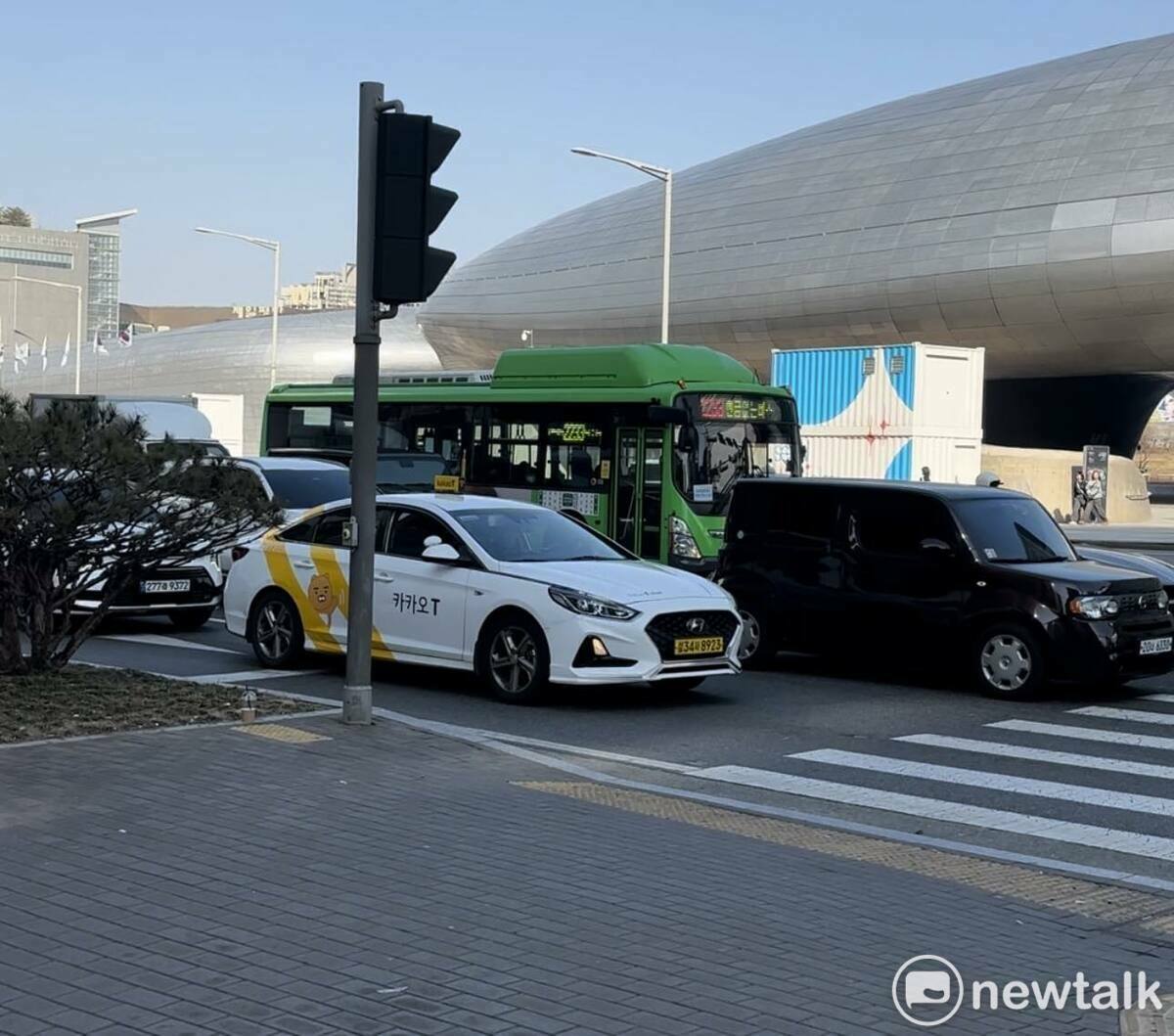 勞資雙方工資協商未有共識，首爾公車工會預告3/28開啟罷工。 圖:顏得智/攝