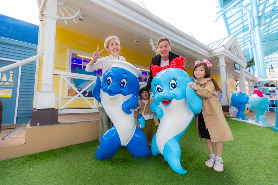 遠雄海洋公園於4月4日至7日期間，12歲以下兒童搭配紳士風蝴蝶領結或領帶入園，只要100元(需搭配1名同行者臨櫃購買990元門票)。 圖：交通部觀光署／提供