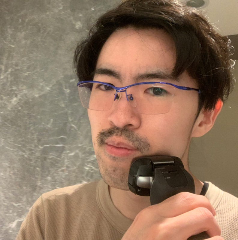 Evi承諾如果輸了比賽將會把鬍子剃掉。 圖：翻攝自Evi X