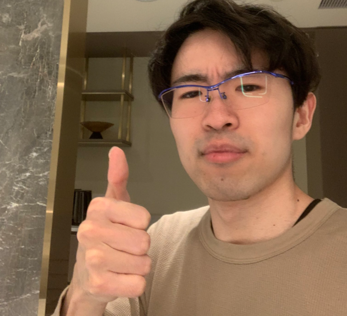 最終SHG惜敗，Evi也願賭服輸剃掉鬍子，並向PSG喊話「希望能夠再對PSG復仇」。 圖：翻攝自Evi X