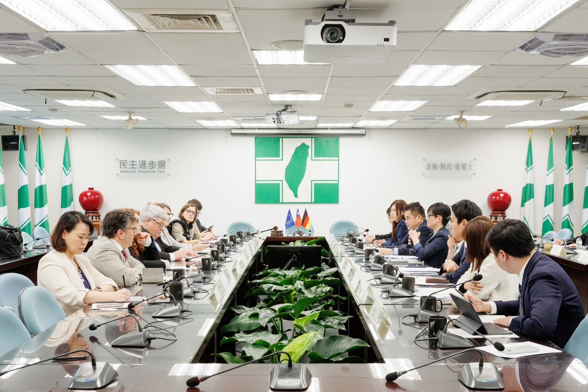 歐洲議會及德國議會綠黨訪團訪台，民進黨由楊懿珊等人共同接見。 圖：民進黨提供