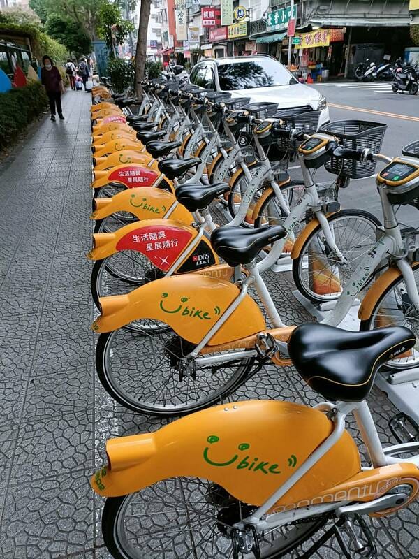 自7/1起，民眾須先投保公共自行車傷害險才能租借YouBike2.0E，保費由政府來付。 圖：新北市交通局/提供
