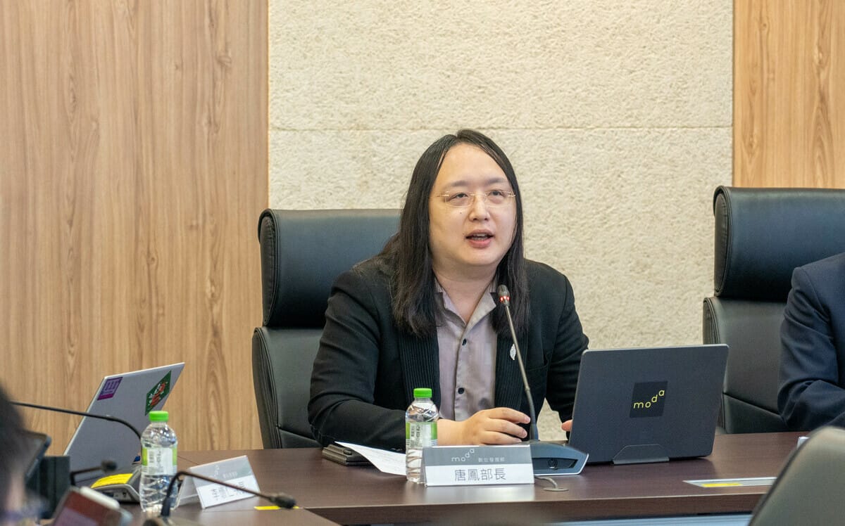 AI 滅世在即？ 唐鳳也發聲：還來得及