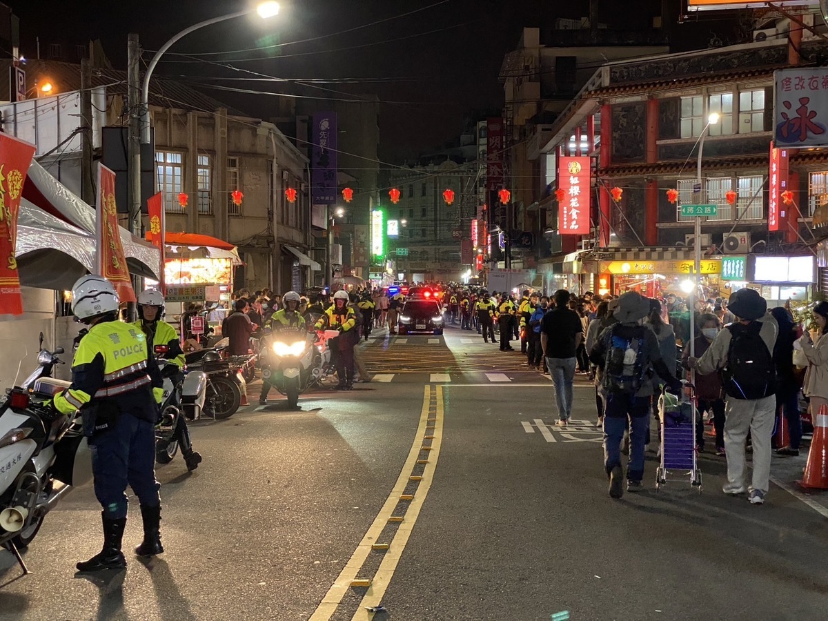 大甲媽祖繞境將於下週起駕，台中市大甲警分局規劃由4月5日至15日設置交通管制，也提供不同路線給由各方向而來的信徒參考。 圖：取自台中市政府警察局大甲分局臉書（資料照）