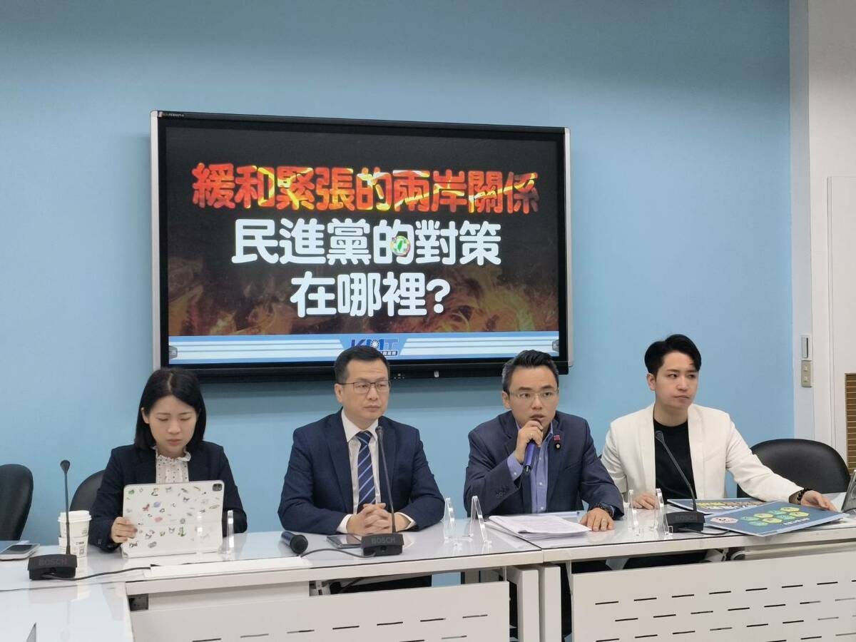 國民黨團召開記者會，宣示支持前總統馬英九訪中。 圖：國民黨立法院黨團/提供