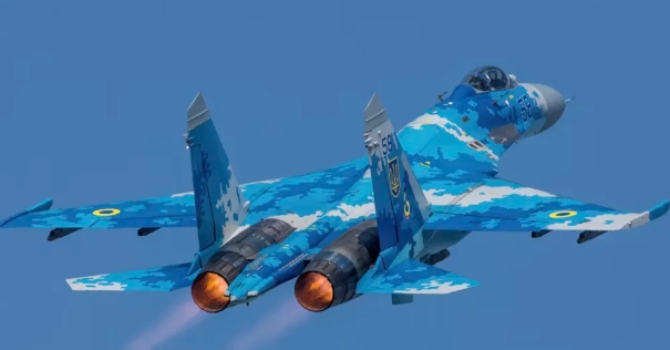 烏軍出動了 12 架戰機，對克里米亞塞瓦斯托波爾港 ( 塞凡堡 )（Sevastopol）進行了至少 3 波的襲擊，擊中了 2 艘俄羅斯海軍潛艇、一個通信中心和其他屬於黑海艦隊的設施。(示意圖) 圖 : 翻攝自電波震長空