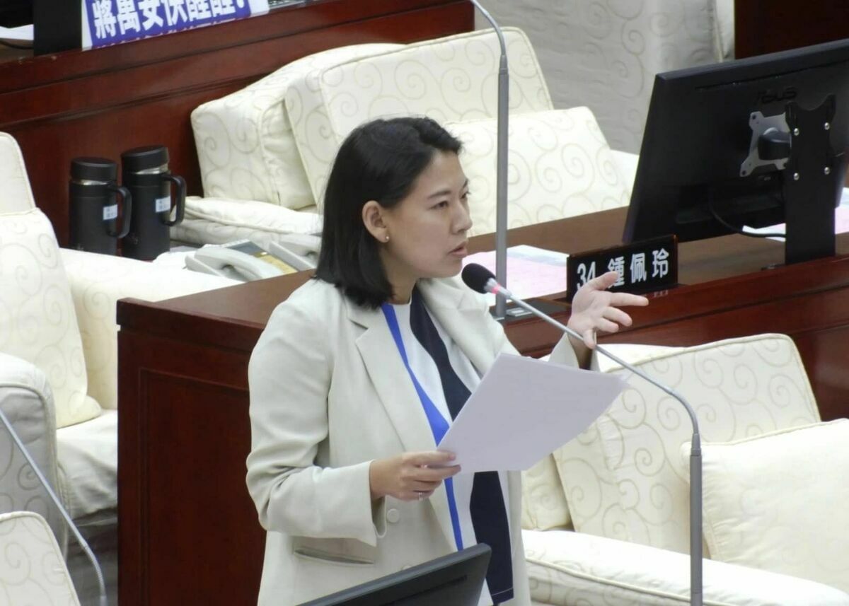 何孟樺怒批北市府烏龍爆料導致商家商譽受損，也請北市府不要再鬧笑話好嗎！ 圖：何孟樺臉書（資料照）