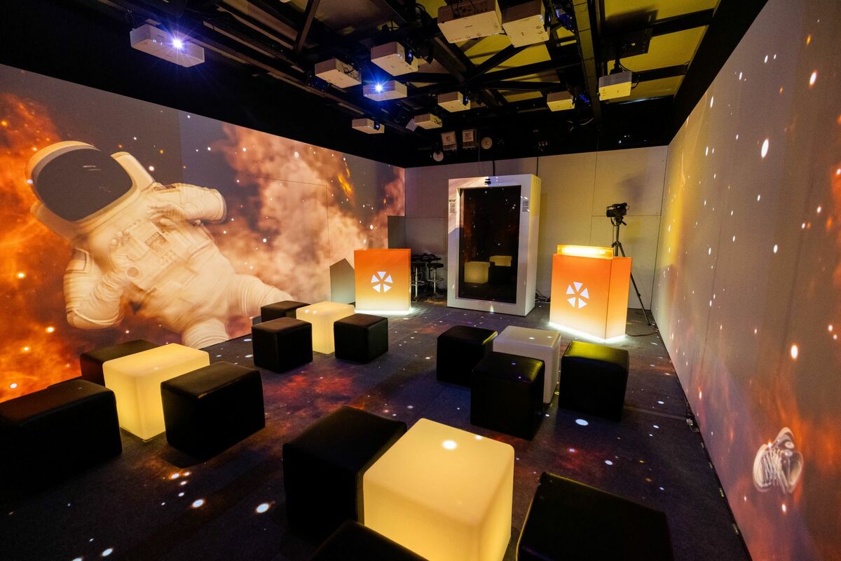 「大港杯MEGA BAR」互動體驗酒吧。 圖：高雄市經發局/提供