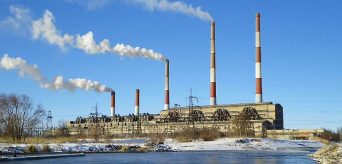 位於烏克蘭東部哈爾科夫州的茲米耶夫火力發電廠在 22 日遭俄軍以導彈與無人機摧毀，大部分設備已無法使用。 圖：翻攝自 @kardinal691 X 帳號