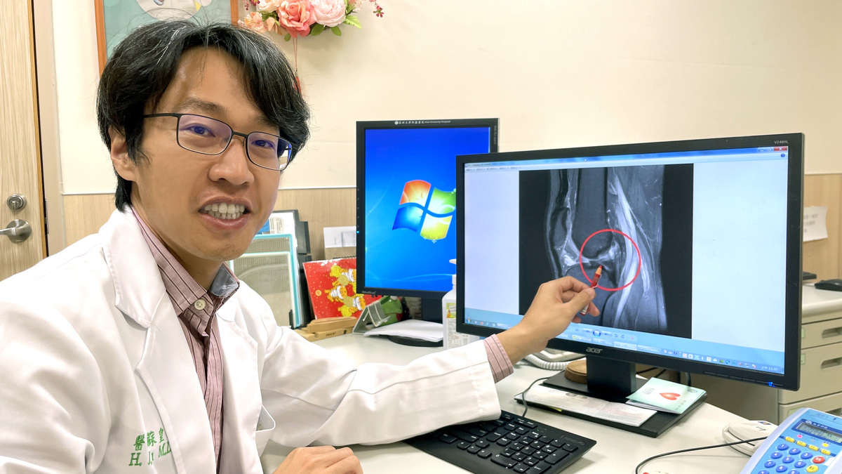 主治醫師蘇皇儒指出，前十字韌帶撕裂是門診常見的運動傷害疾病之一。 圖：亞大醫院/提供