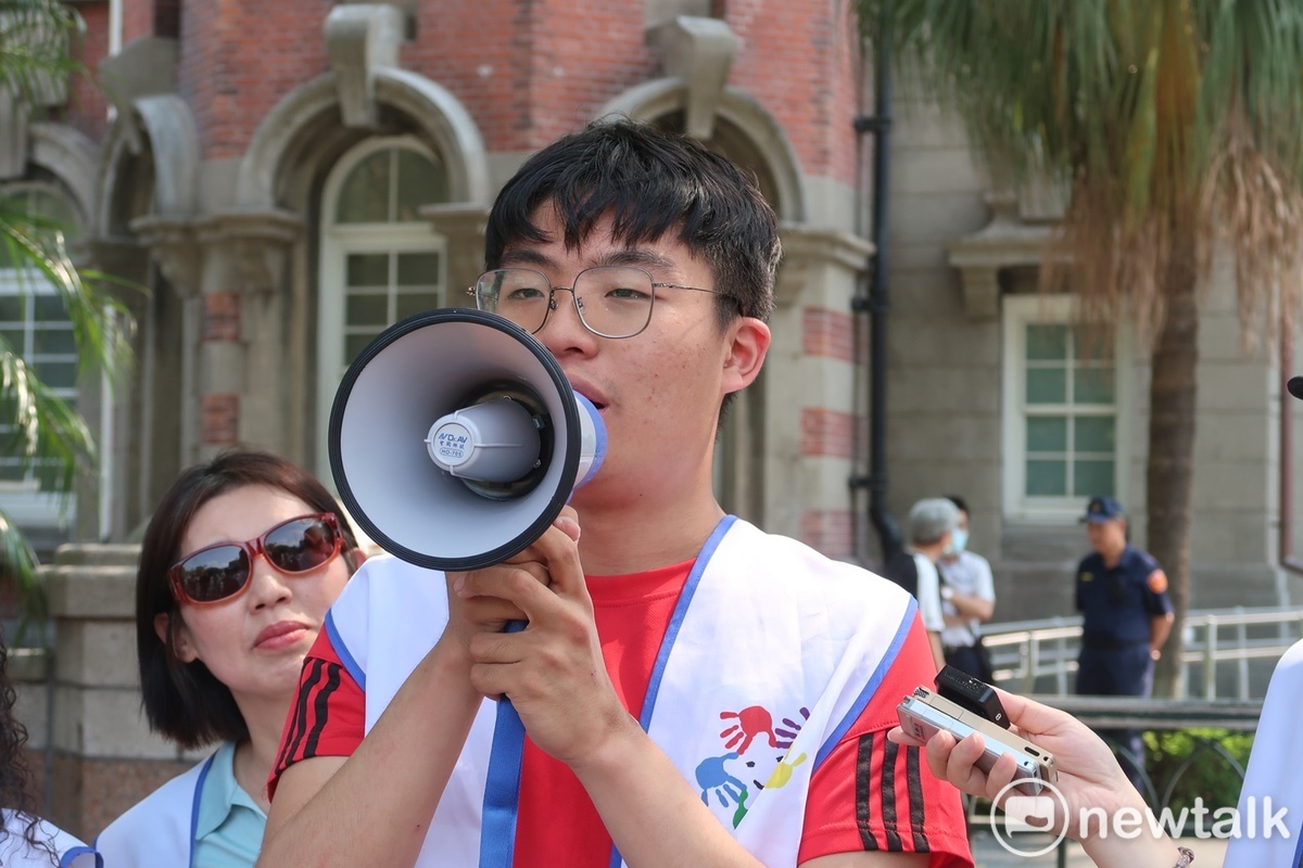 自閉症學生林逸家現身說法談自己如何面對情緒問題。 圖：林朝億/攝