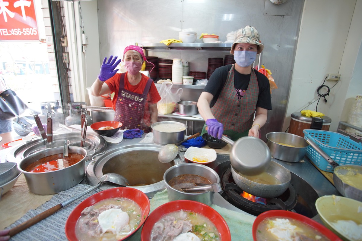 桃園忠貞地區是雲南、滇緬美食重地，米干、米線是許多店家招牌美食。 圖：林昀真/攝