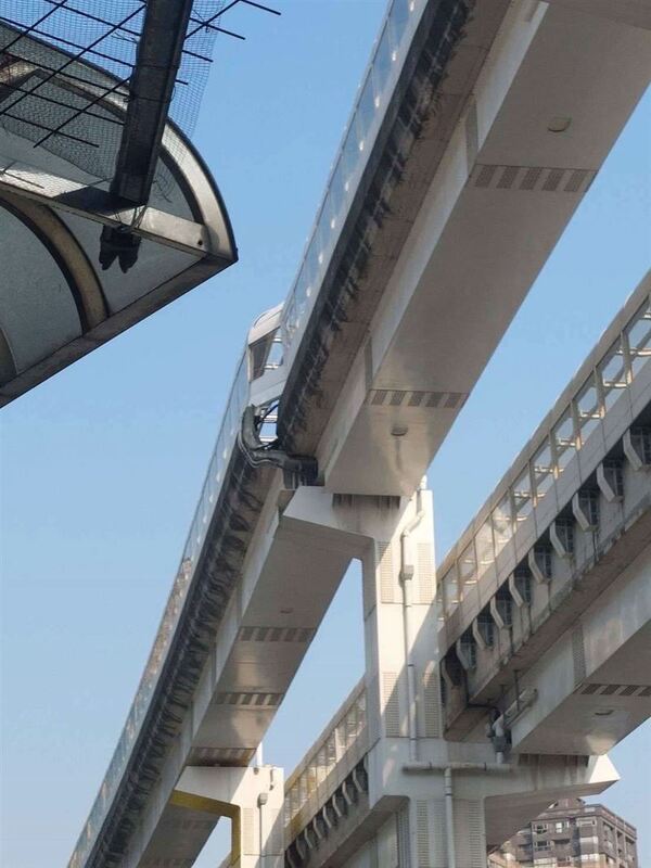 快訊》新北環狀線中原－板新高空軌道位移 乘客下車走高架軌