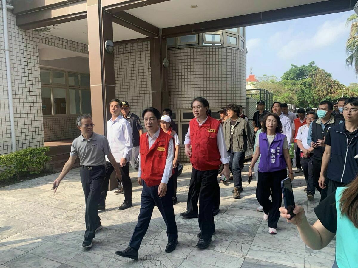 賴清德赴花蓮瞭解災情、協助救援，林右昌、徐榛蔚、傅崐萁、沈伯洋等人也都現身。 圖：翻攝自沈伯洋臉書