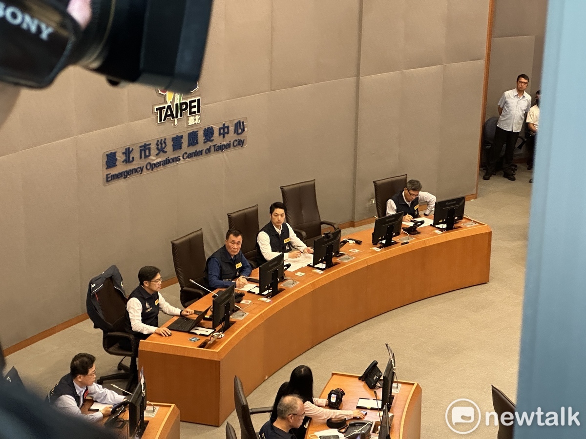 台北市長蔣萬安赴北市災害應變中心。 圖：周煊惠 / 攝