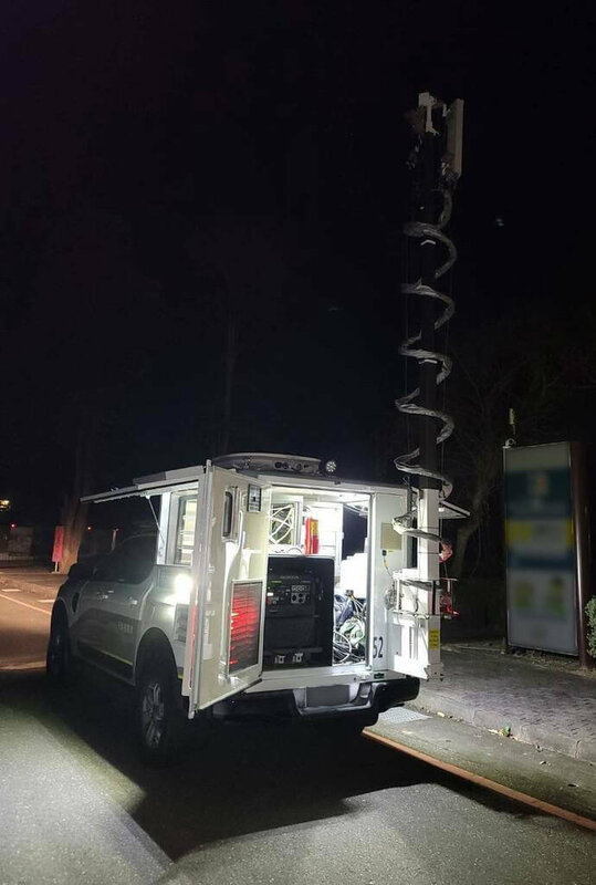 數位部表示，首輛應變網路行動車已抵達花蓮，初步將先提供救災人員使用，避免通訊死角。 圖：數位部提供